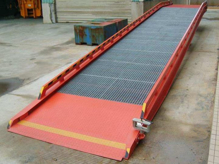 移動(dòng)登車橋
